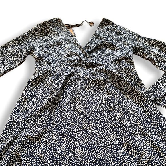 NWT Roxy Blind Dreams Dress Long Flare Sleeve Poka dot V Neck Size Medium - Picture 3 of 15